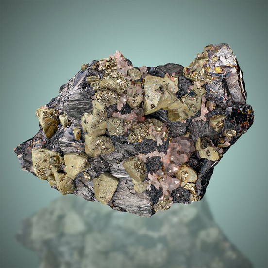 Chalcopyrite-Cavnic Mine (Kapnikbánya) | Cavnic | Maramure? | Romania