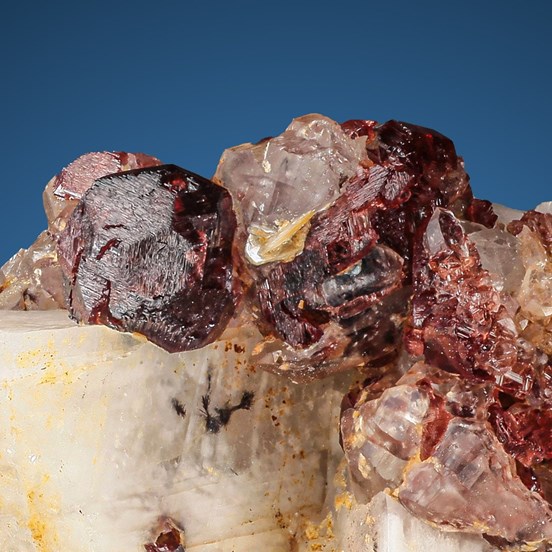 Spessartine-Navegadora Mine | Penha do Norte | Conselheiro Pena | Minas Gerais | Brazil