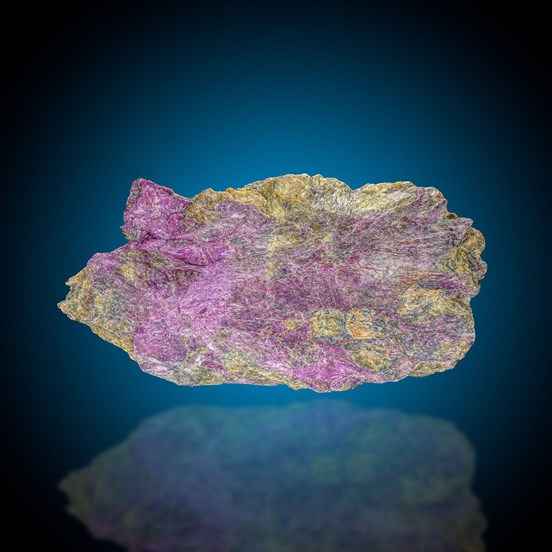 Stichtite- Bou Azzer | Quarzazate | Drâa-Tafilalet Region | Morocco